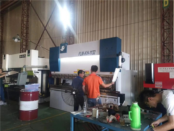 異形板折彎機(jī)