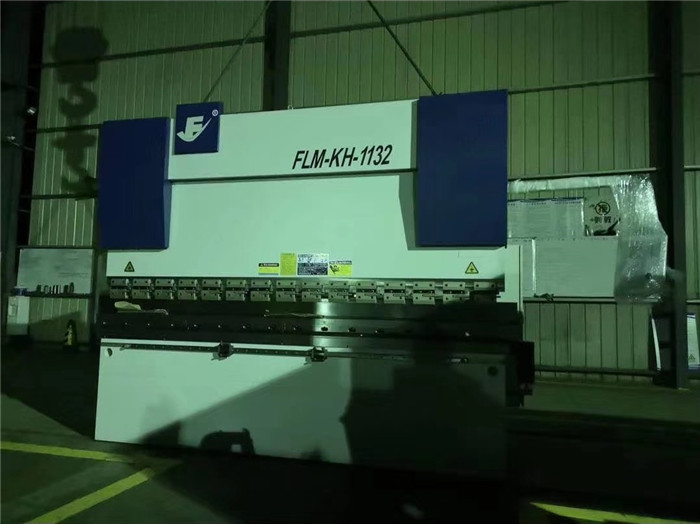 出口巴西,哥倫比亞,阿根廷折彎?rùn)C(jī)廠家